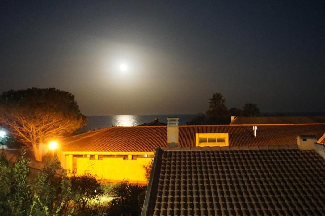 Vistamare Villa วิลลาปุตซู ภายนอก รูปภาพ